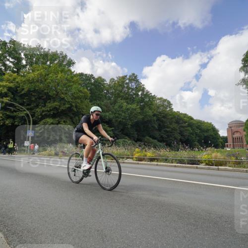 14.09.2025 - Stadtparktriathlon Michael Burmester http://msf.ph/oto/8895529 14.09.2025 13:06:52 Radfahren 1442, 1446 meine-sportfotos.de