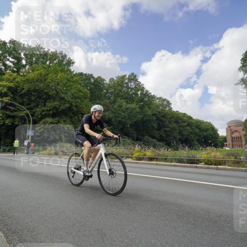 14.09.2025 - Stadtparktriathlon Michael Burmester http://msf.ph/oto/8895534 14.09.2025 13:07:14 Radfahren 1340, 1390, 1404, 1459 meine-sportfotos.de