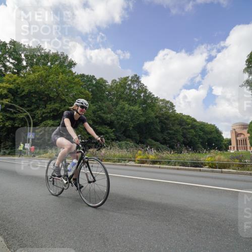 14.09.2025 - Stadtparktriathlon Michael Burmester http://msf.ph/oto/8895537 14.09.2025 13:07:24 Radfahren 1390, 1451, 1468 meine-sportfotos.de
