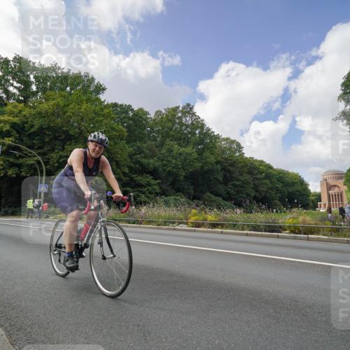 14.09.2025 - Stadtparktriathlon Michael Burmester http://msf.ph/oto/8895544 14.09.2025 13:07:42 Radfahren 1377, 1425, 1443, 1456 meine-sportfotos.de