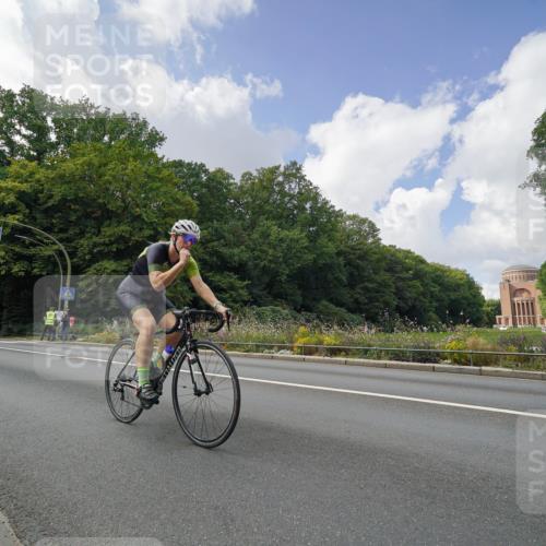 14.09.2025 - Stadtparktriathlon Michael Burmester http://msf.ph/oto/8895545 14.09.2025 13:07:45 Radfahren 1334, 1425, 1456 meine-sportfotos.de