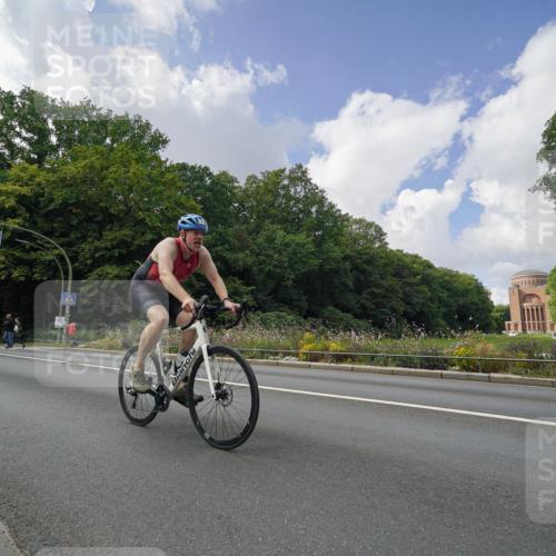 14.09.2025 - Stadtparktriathlon Michael Burmester http://msf.ph/oto/8895548 14.09.2025 13:07:54 Radfahren 1334, 1471, 1504 meine-sportfotos.de