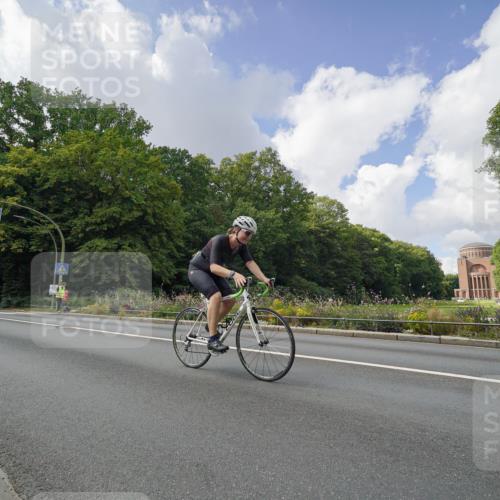 14.09.2025 - Stadtparktriathlon Michael Burmester http://msf.ph/oto/8895554 14.09.2025 13:08:19 Radfahren 1322, 1469 meine-sportfotos.de