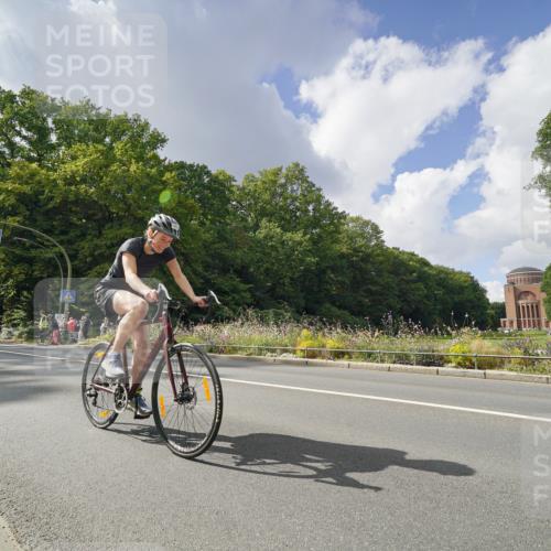 14.09.2025 - Stadtparktriathlon Michael Burmester http://msf.ph/oto/8895570 14.09.2025 13:09:03 Radfahren 1329, 1427, 1460, 1462, 1507, 1517 meine-sportfotos.de