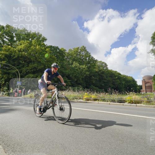 14.09.2025 - Stadtparktriathlon Michael Burmester http://msf.ph/oto/8895574 14.09.2025 13:09:08 Radfahren 1325, 1329, 1427, 1460, 1507, 1517 meine-sportfotos.de
