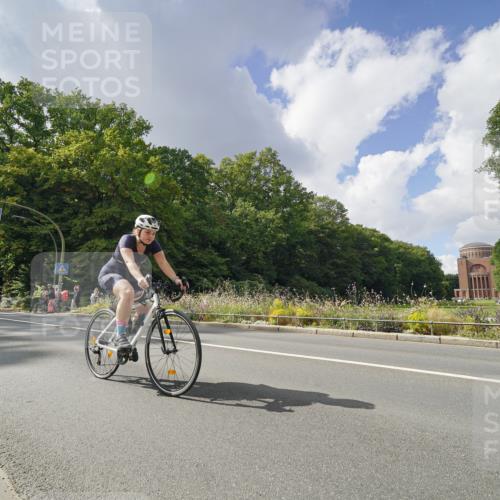 14.09.2025 - Stadtparktriathlon Michael Burmester http://msf.ph/oto/8895575 14.09.2025 13:09:09 Radfahren 1325, 1329, 1427, 1507, 1517 meine-sportfotos.de