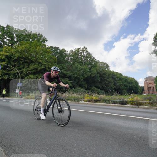 14.09.2025 - Stadtparktriathlon Michael Burmester http://msf.ph/oto/8895609 14.09.2025 13:10:50 Radfahren 1380, 1431, 1476, 1493 meine-sportfotos.de