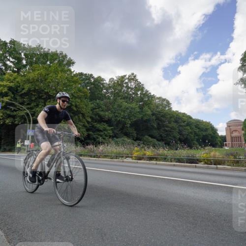 14.09.2025 - Stadtparktriathlon Michael Burmester http://msf.ph/oto/8895610 14.09.2025 13:10:53 Radfahren 1476, 1493 meine-sportfotos.de