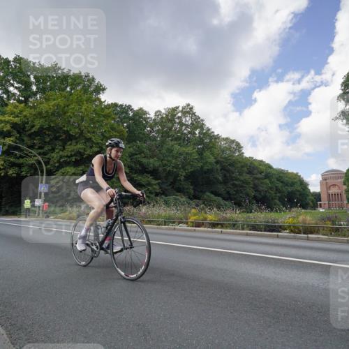 14.09.2025 - Stadtparktriathlon Michael Burmester http://msf.ph/oto/8895611 14.09.2025 13:11:03 Radfahren 1450 meine-sportfotos.de