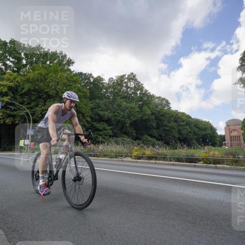 14.09.2025 - Stadtparktriathlon Michael Burmester http://msf.ph/oto/8895617 14.09.2025 13:11:33 Radfahren 1374, 1389, 1397, 1434, 1473, 1551 meine-sportfotos.de