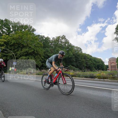 14.09.2025 - Stadtparktriathlon Michael Burmester http://msf.ph/oto/8895621 14.09.2025 13:11:46 Radfahren 1376, 1435, 1437, 1483, 1521 meine-sportfotos.de