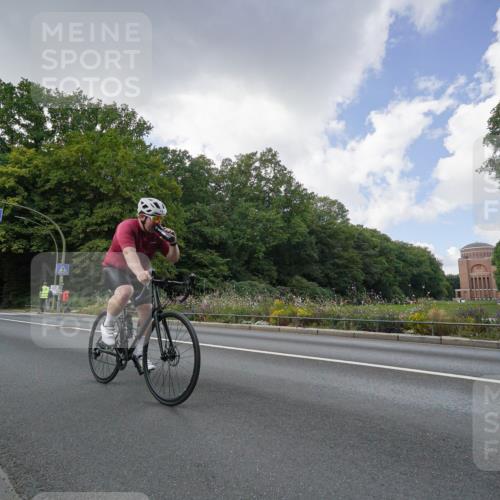 14.09.2025 - Stadtparktriathlon Michael Burmester http://msf.ph/oto/8895623 14.09.2025 13:11:47 Radfahren 1376, 1435, 1437, 1483, 1521 meine-sportfotos.de