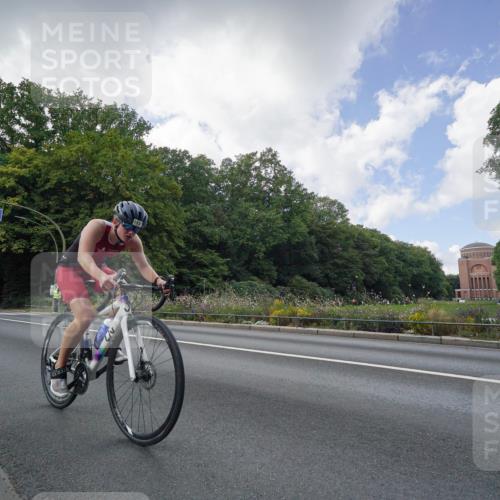 14.09.2025 - Stadtparktriathlon Michael Burmester http://msf.ph/oto/8895642 14.09.2025 13:12:24 Radfahren 1370, 1511, 1537, 1543 meine-sportfotos.de
