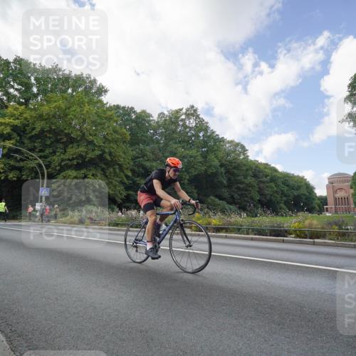 14.09.2025 - Stadtparktriathlon Michael Burmester http://msf.ph/oto/8895650 14.09.2025 13:13:05 Radfahren 1324, 1350, 1490, 1513, 1526 meine-sportfotos.de