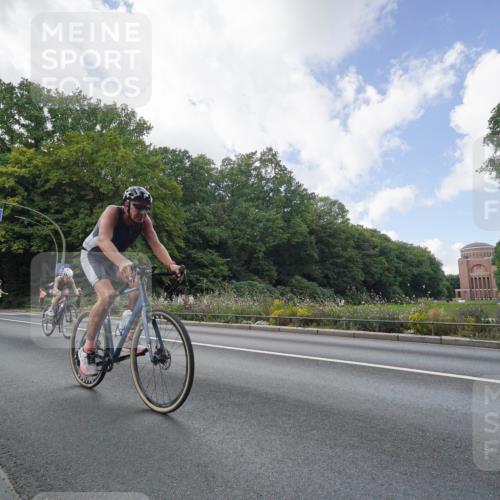 14.09.2025 - Stadtparktriathlon Michael Burmester http://msf.ph/oto/8895651 14.09.2025 13:13:05 Radfahren 1324, 1350, 1490, 1513, 1526 meine-sportfotos.de