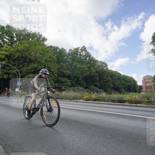 14.09.2025 - Stadtparktriathlon Michael Burmester http://msf.ph/oto/8895655 14.09.2025 13:13:09 Radfahren 1324, 1350, 1490, 1513, 1526 meine-sportfotos.de