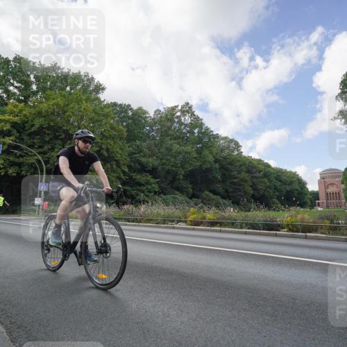 14.09.2025 - Stadtparktriathlon Michael Burmester http://msf.ph/oto/8895656 14.09.2025 13:13:10 Radfahren 1324, 1350, 1490, 1513, 1526 meine-sportfotos.de