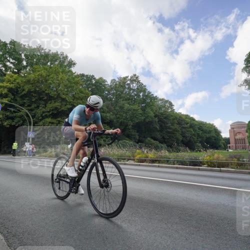 14.09.2025 - Stadtparktriathlon Michael Burmester http://msf.ph/oto/8895660 14.09.2025 13:13:30 Radfahren 1323, 1530, 1541 meine-sportfotos.de