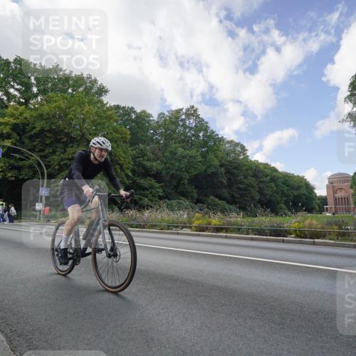 14.09.2025 - Stadtparktriathlon Michael Burmester http://msf.ph/oto/8895663 14.09.2025 13:13:40 Radfahren 1423, 1487, 1505, 1530 meine-sportfotos.de
