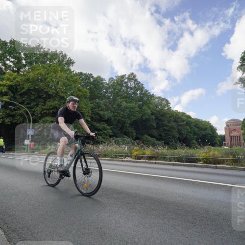 14.09.2025 - Stadtparktriathlon Michael Burmester http://msf.ph/oto/8895664 14.09.2025 13:13:41 Radfahren 1423, 1487, 1505, 1530 meine-sportfotos.de