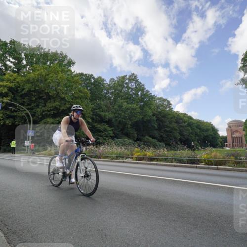 14.09.2025 - Stadtparktriathlon Michael Burmester http://msf.ph/oto/8895670 14.09.2025 13:14:07 Radfahren 1455 meine-sportfotos.de