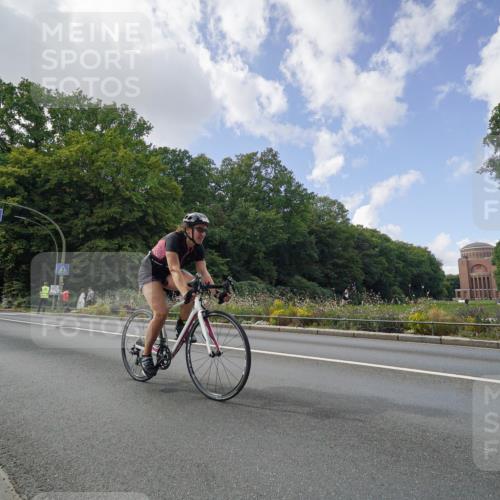 14.09.2025 - Stadtparktriathlon Michael Burmester http://msf.ph/oto/8895676 14.09.2025 13:14:24 Radfahren 1332, 1452, 1495, 1504, 1552 meine-sportfotos.de