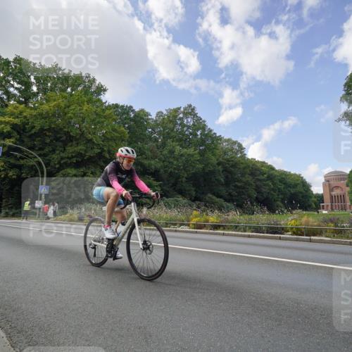 14.09.2025 - Stadtparktriathlon Michael Burmester http://msf.ph/oto/8895682 14.09.2025 13:14:43 Radfahren 1328, 1330, 1430, 1444 meine-sportfotos.de