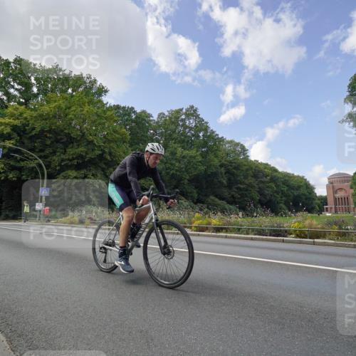14.09.2025 - Stadtparktriathlon Michael Burmester http://msf.ph/oto/8895688 14.09.2025 13:15:01 Radfahren 1446, 1468, 1469 meine-sportfotos.de