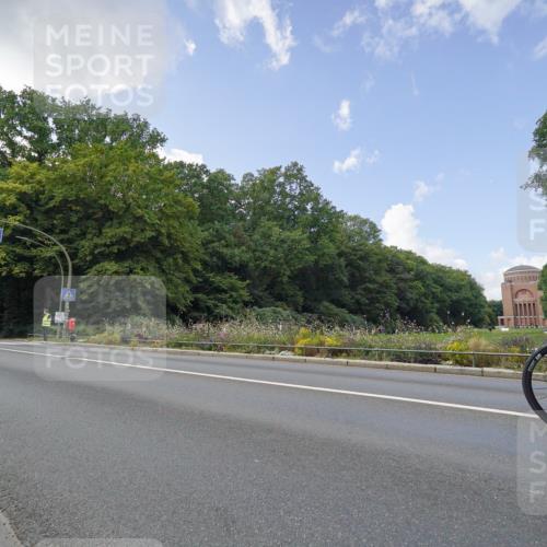14.09.2025 - Stadtparktriathlon Michael Burmester http://msf.ph/oto/8895712 14.09.2025 13:16:04 Radfahren 1442, 1492 meine-sportfotos.de