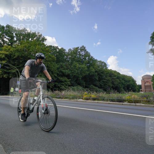14.09.2025 - Stadtparktriathlon Michael Burmester http://msf.ph/oto/8895714 14.09.2025 13:16:32 Radfahren 1334, 1443, 1496 meine-sportfotos.de