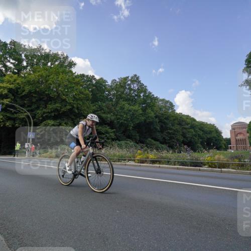 14.09.2025 - Stadtparktriathlon Michael Burmester http://msf.ph/oto/8895717 14.09.2025 13:16:36 Radfahren 1334, 1443, 1496, 1518 meine-sportfotos.de