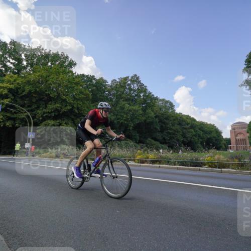 14.09.2025 - Stadtparktriathlon Michael Burmester http://msf.ph/oto/8895729 14.09.2025 13:17:16 Radfahren 1460, 1479, 1507 meine-sportfotos.de