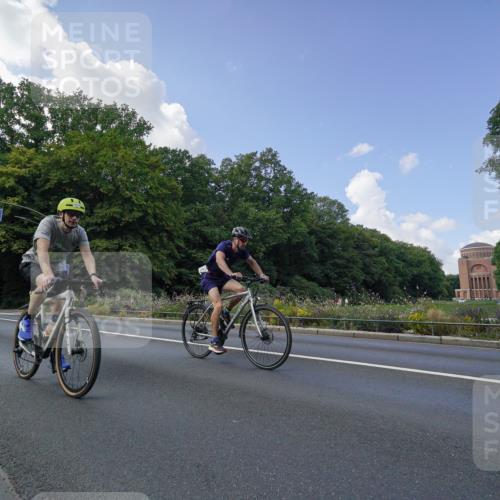 14.09.2025 - Stadtparktriathlon Michael Burmester http://msf.ph/oto/8895732 14.09.2025 13:17:26 Radfahren 1427, 1498, 1507, 1517, 1554 meine-sportfotos.de