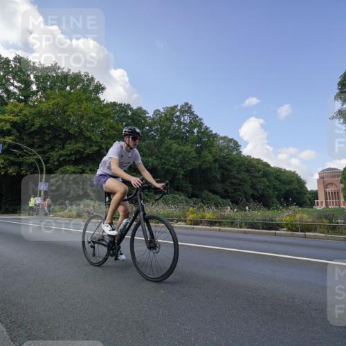 14.09.2025 - Stadtparktriathlon Michael Burmester http://msf.ph/oto/8895734 14.09.2025 13:17:29 Radfahren 1427, 1488, 1498, 1499, 1517, 1544, 1554 meine-sportfotos.de