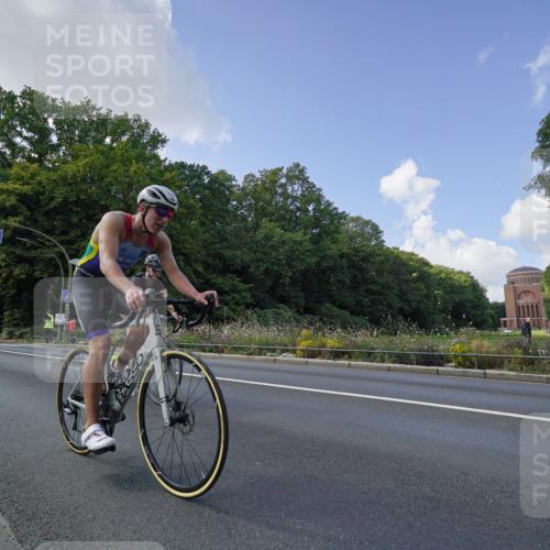 14.09.2025 - Stadtparktriathlon Michael Burmester http://msf.ph/oto/8895773 14.09.2025 13:19:20 Radfahren 1438, 1439, 1527, 1546, 1598 meine-sportfotos.de