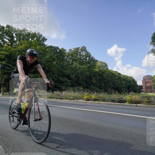 14.09.2025 - Stadtparktriathlon Michael Burmester http://msf.ph/oto/8895779 14.09.2025 13:19:30 Radfahren 1473, 1476, 1484, 1546, 1558, 1611 meine-sportfotos.de