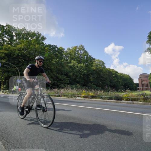 14.09.2025 - Stadtparktriathlon Michael Burmester http://msf.ph/oto/8895781 14.09.2025 13:19:34 Radfahren 1473, 1476, 1484, 1558, 1611 meine-sportfotos.de