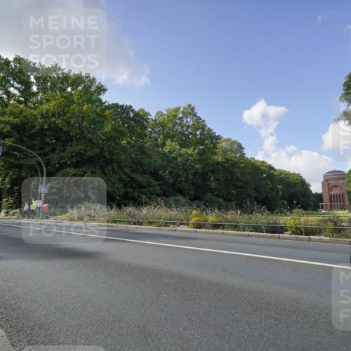 14.09.2025 - Stadtparktriathlon Michael Burmester http://msf.ph/oto/8895783 14.09.2025 13:19:34 Radfahren 1473, 1476, 1484, 1558, 1611 meine-sportfotos.de