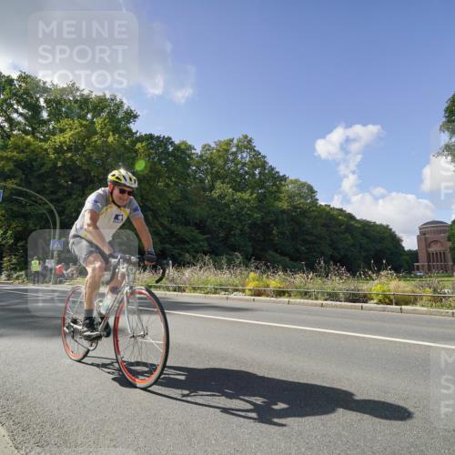 14.09.2025 - Stadtparktriathlon Michael Burmester http://msf.ph/oto/8895792 14.09.2025 13:19:51 Radfahren 1357, 1376, 1397, 1494, 1537, 1541, 1620 meine-sportfotos.de