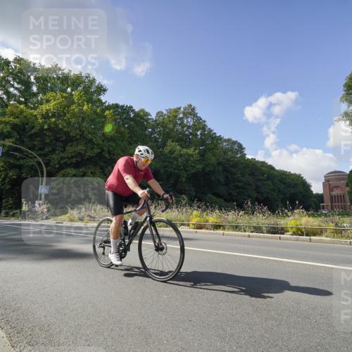 14.09.2025 - Stadtparktriathlon Michael Burmester http://msf.ph/oto/8895796 14.09.2025 13:19:59 Radfahren 1357, 1376, 1426, 1526, 1541, 1571 meine-sportfotos.de