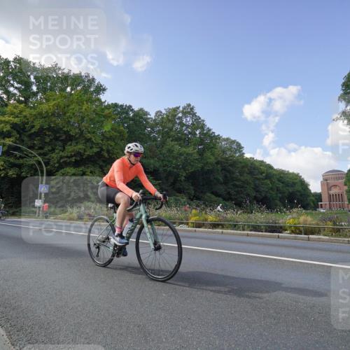 14.09.2025 - Stadtparktriathlon Michael Burmester http://msf.ph/oto/8895800 14.09.2025 13:20:06 Radfahren 1426, 1526, 1571 meine-sportfotos.de