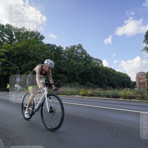 14.09.2025 - Stadtparktriathlon Michael Burmester http://msf.ph/oto/8895833 14.09.2025 13:21:25 Radfahren 1547, 1578, 1580 meine-sportfotos.de