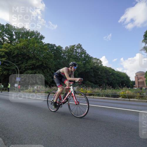 14.09.2025 - Stadtparktriathlon Michael Burmester http://msf.ph/oto/8895849 14.09.2025 13:22:04 Radfahren 1487, 1490, 1505, 1604 meine-sportfotos.de