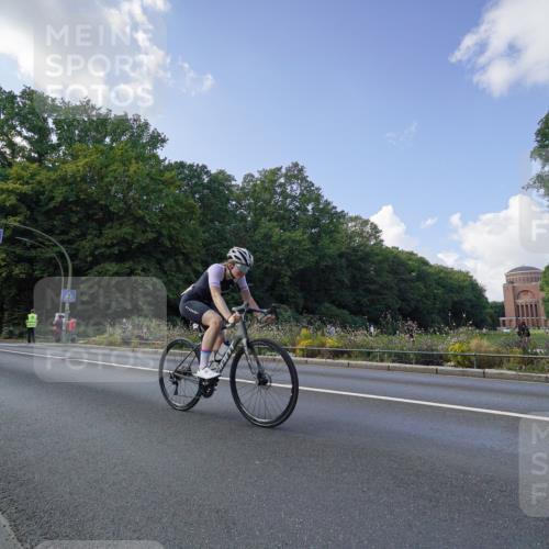 14.09.2025 - Stadtparktriathlon Michael Burmester http://msf.ph/oto/8895854 14.09.2025 13:22:18 Radfahren 1430, 1444, 1452, 1520, 1548, 1577 meine-sportfotos.de