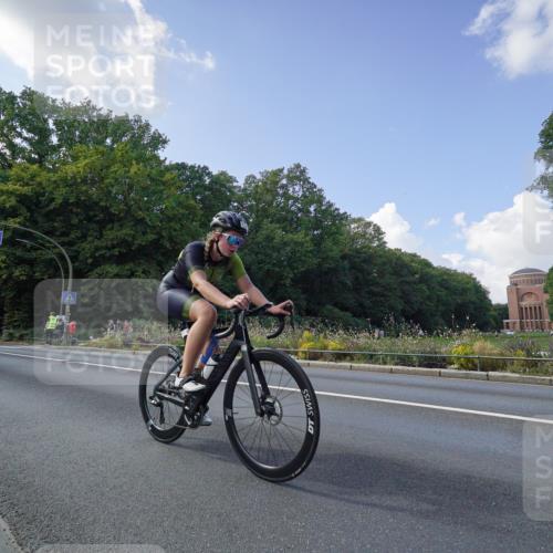 14.09.2025 - Stadtparktriathlon Michael Burmester http://msf.ph/oto/8895861 14.09.2025 13:22:32 Radfahren 1468, 1492, 1536, 1599, 1610 meine-sportfotos.de