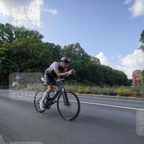14.09.2025 - Stadtparktriathlon Michael Burmester http://msf.ph/oto/8895865 14.09.2025 13:22:41 Radfahren 1423, 1471, 1492, 1535, 1599 meine-sportfotos.de