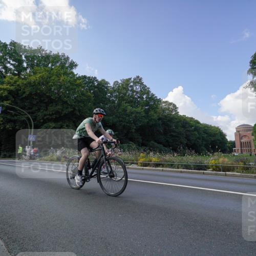 14.09.2025 - Stadtparktriathlon Michael Burmester http://msf.ph/oto/8895885 14.09.2025 13:23:26 Radfahren 1523, 1557, 1563, 1584 meine-sportfotos.de