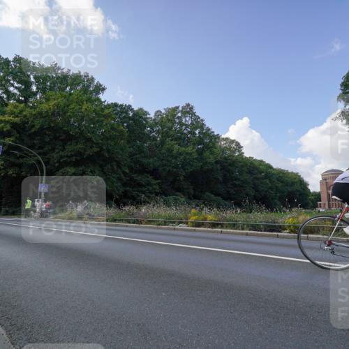 14.09.2025 - Stadtparktriathlon Michael Burmester http://msf.ph/oto/8895887 14.09.2025 13:23:27 Radfahren 1523, 1557, 1563 meine-sportfotos.de