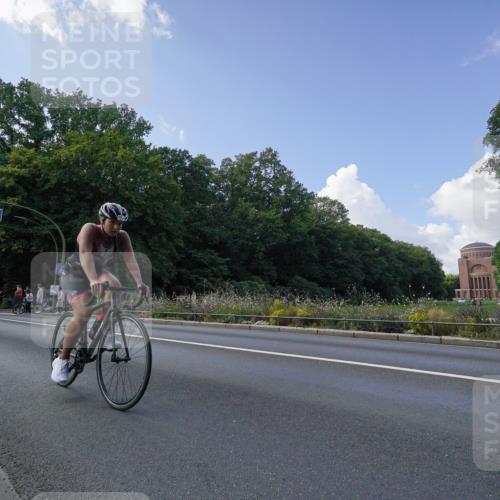 14.09.2025 - Stadtparktriathlon Michael Burmester http://msf.ph/oto/8895893 14.09.2025 13:23:40 Radfahren 1425, 1455, 1542, 1570, 1574 meine-sportfotos.de