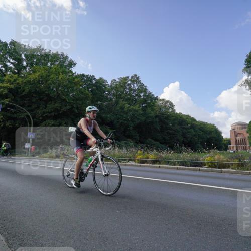 14.09.2025 - Stadtparktriathlon Michael Burmester http://msf.ph/oto/8895895 14.09.2025 13:23:46 Radfahren 1455, 1570, 1574 meine-sportfotos.de